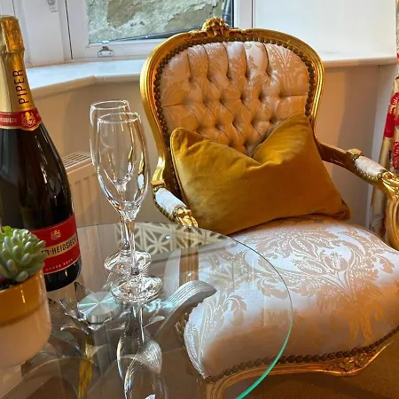 The Kensington, Victorian 1-bed * Harrogate