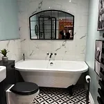 The Kensington, Victorian 1-bed 哈罗盖特