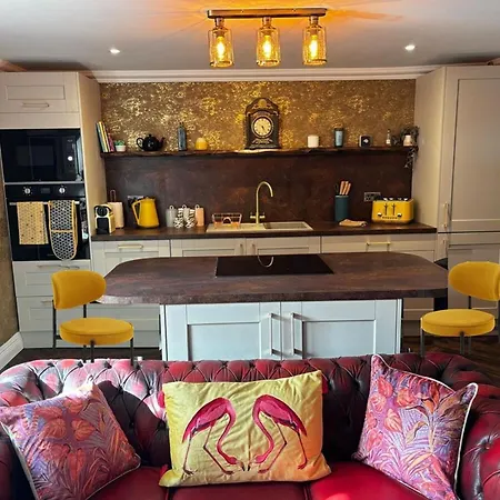 The Kensington, Victorian 1-bed Apartment *